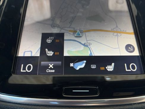 Used 2018 Volvo XC90 T6 Momentum w/ Convenience Package AWD/4WD image 26