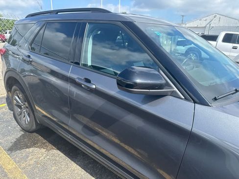 Used 2023 Ford Explorer XLT w/ Equipment Group 202A AWD/4WD image 7