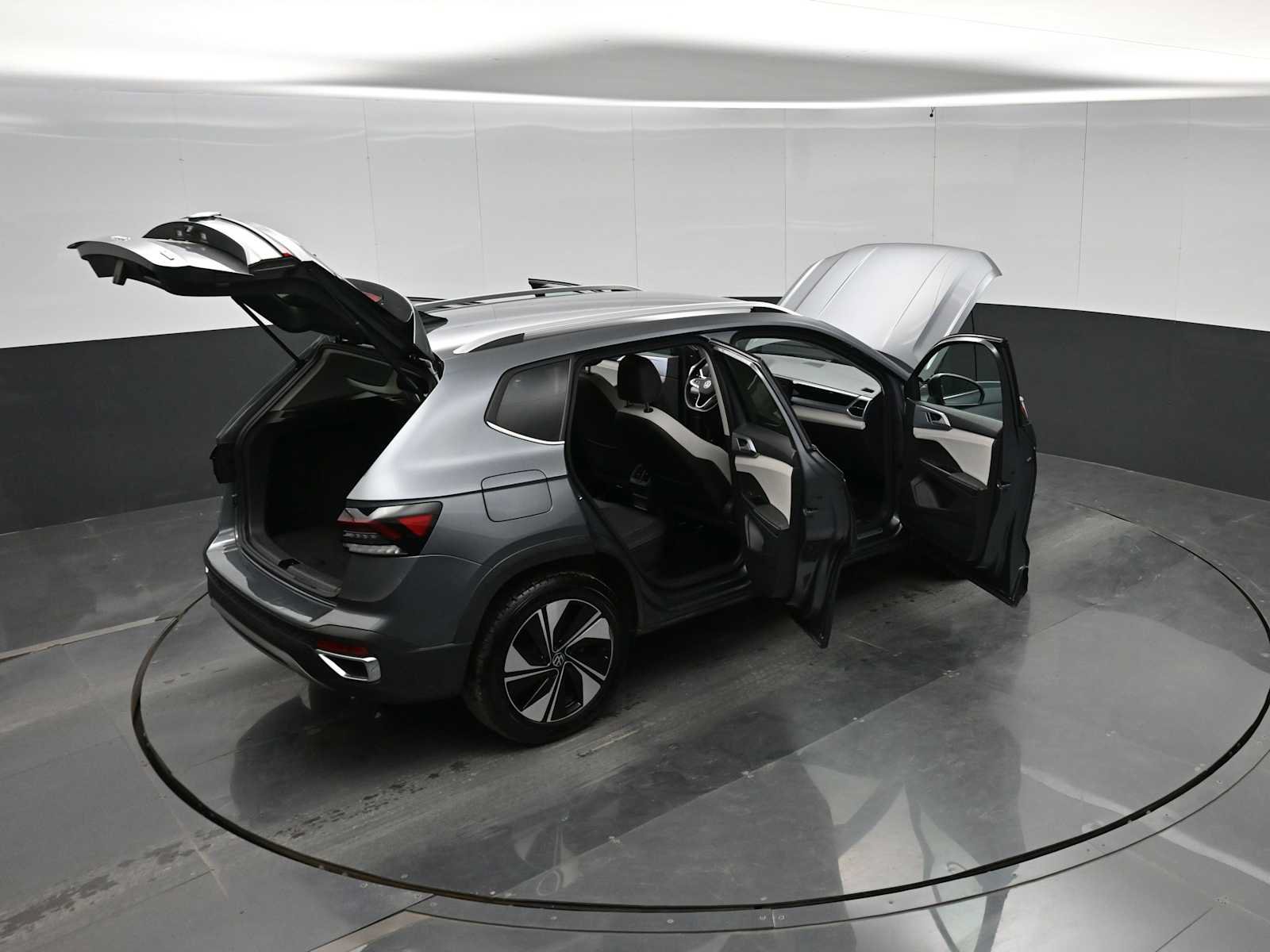 Used 2026 Volkswagen Taos SE AWD/4WD image 43