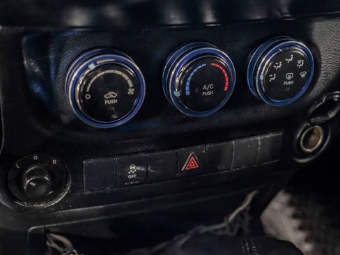 Used 2013 Jeep Wrangler Unlimited Sport AWD/4WD image 23