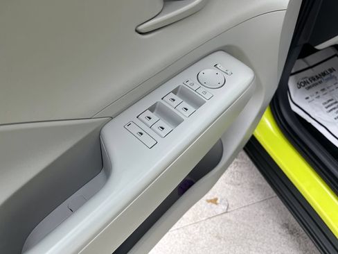 Used 2025 Hyundai Kona SE AWD/4WD image 11