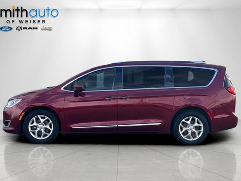 Used 2020 Chrysler Pacifica Touring-L Plus w/ Tire & Wheel Group FWD image 8