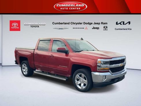 Used 2018 Chevrolet Silverado 1500 LT w/ LT Eassist Package image 2