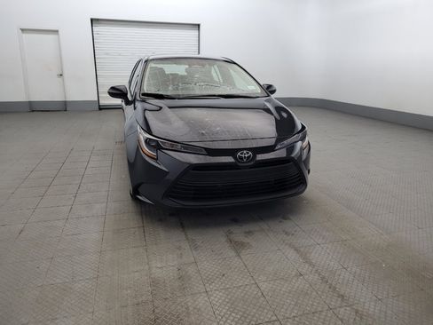 Used 2025 Toyota Corolla LE FWD image 14