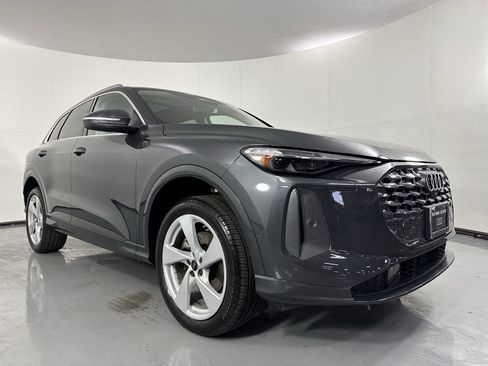 Used 2025 Audi Q5 Premium Plus w/ Premium Plus image 4