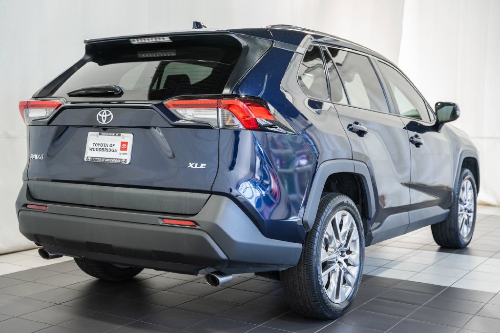 Used 2021 Toyota RAV4 XLE Premium FWD image 4