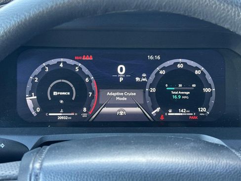Used 2025 Toyota Tacoma TRD Off-Road AWD/4WD image 21