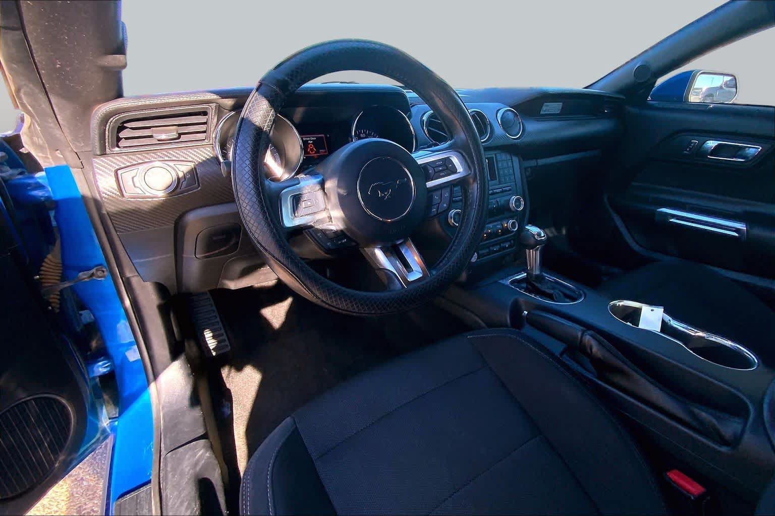 Certified 2017 Ford Mustang Coupe RWD image 6