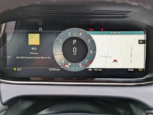 New 2024 Land Rover Range Rover Evoque Dynamic SE image 11