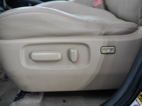 Used 2011 Toyota RAV4 Limited w/ Limited Extra Value Pkg AWD/4WD image 26