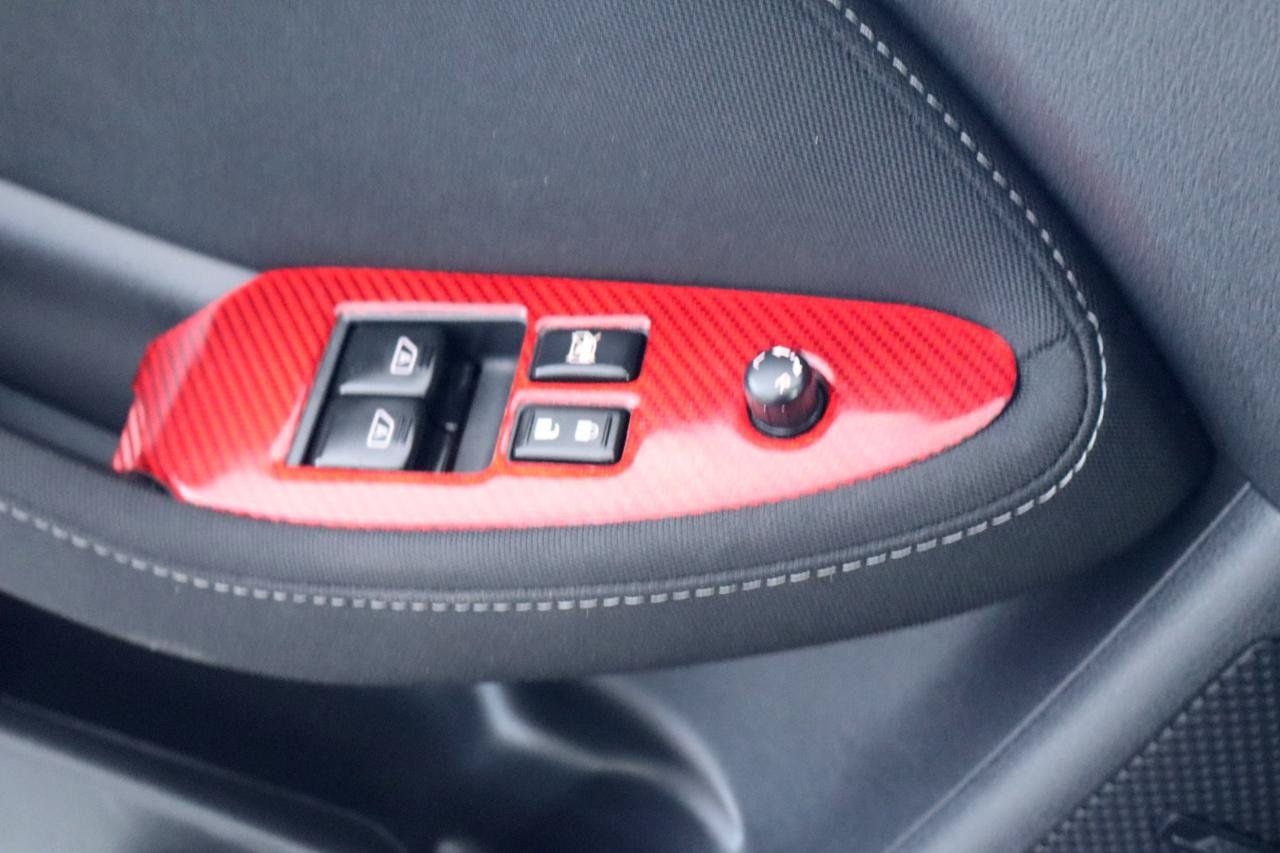 Used 2015 Nissan 370Z Coupe RWD image 32