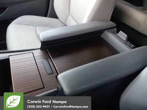 Used 2022 Toyota Sienna LE image 18