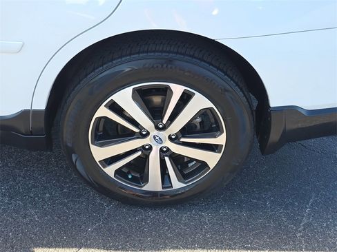 Used 2019 Subaru Outback 2.5i Limited w/ Popular Package #2 image 5