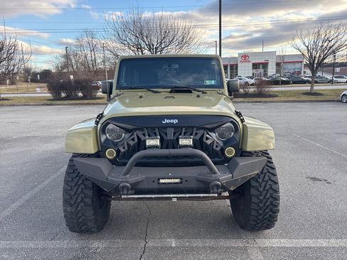 Used 2013 Jeep Wrangler Unlimited Sahara w/ Dual Top Group image 8