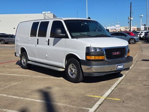 Used 2022 GMC Savana 2500 w/ Driver Convenience Package image 3