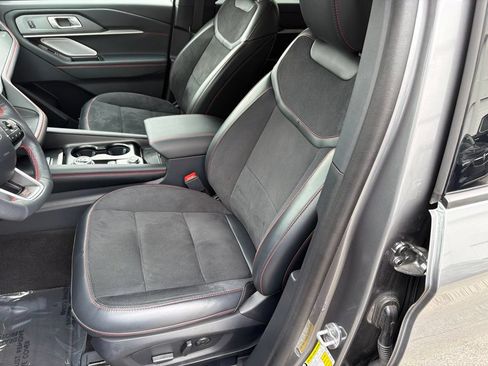 Used 2025 Ford Explorer ST w/ Sun And Sound Package AWD/4WD image 7