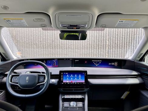 New 2026 Lincoln Nautilus Premier AWD/4WD image 38