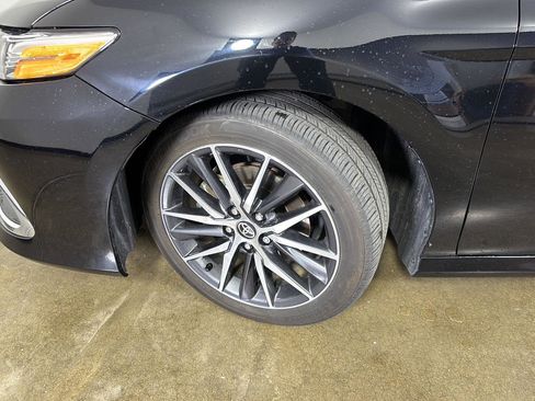 Used 2024 Toyota Camry XLE w/ Navigation Package FWD image 5