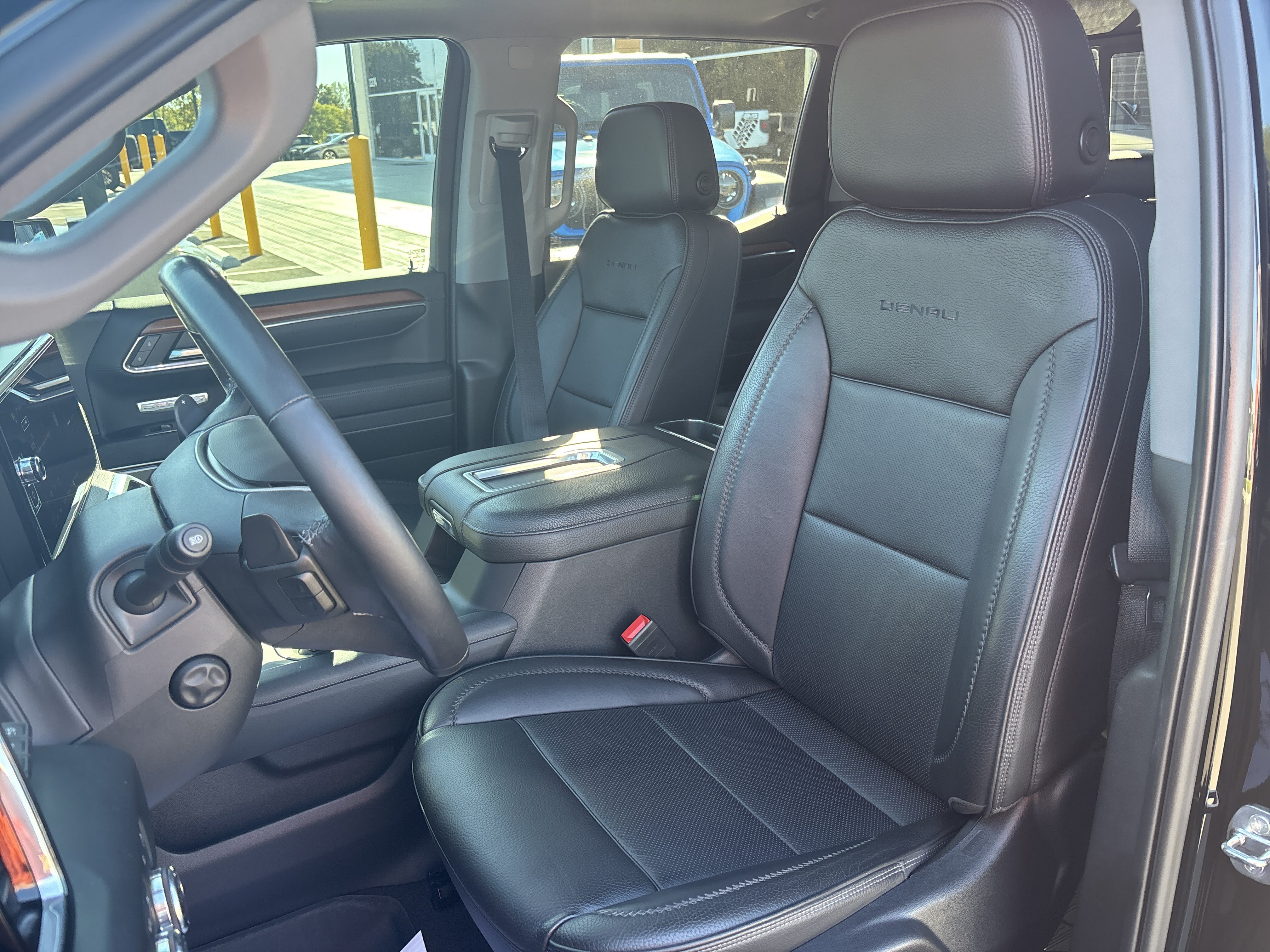 Used 2022 GMC Sierra 1500 Denali w/ Denali Reserve Package AWD/4WD image 14
