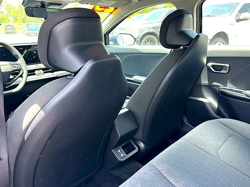 Used 2025 Kia K4 FWD image 17