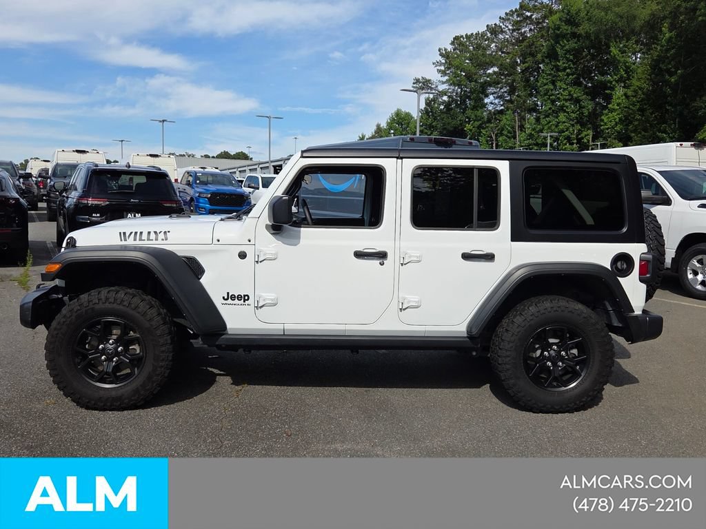 Used 2025 Jeep Wrangler Unlimited Sport AWD/4WD image 4