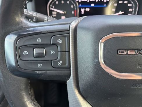 Used 2021 GMC Yukon Denali w/ Denali Premium Package image 10