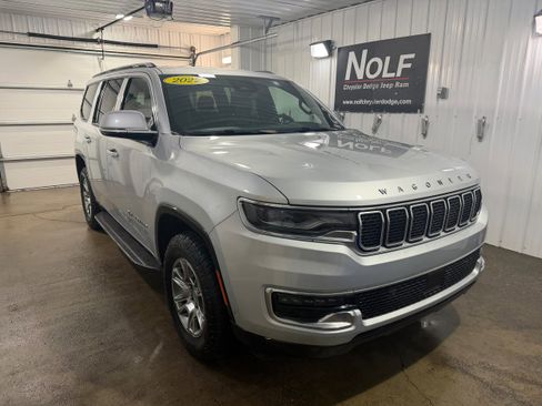 Used 2022 Jeep Wagoneer Series I image 2