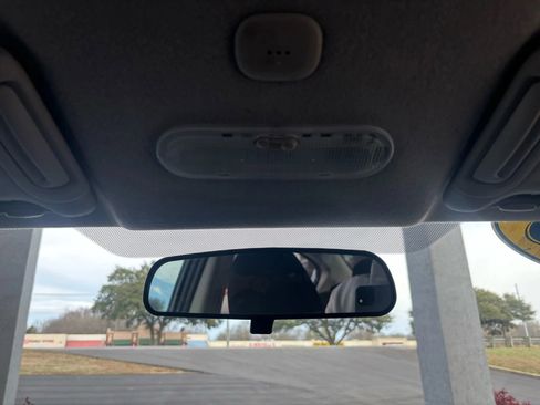 Used 2018 Nissan Versa S Plus image 17