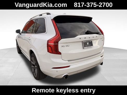 Used 2019 Volvo XC90 T5 Momentum w/ Multimedia Package image 4