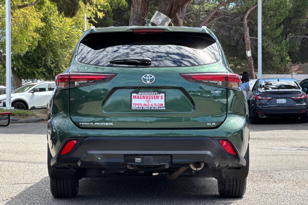 Used 2025 Toyota Highlander XLE AWD/4WD image 4