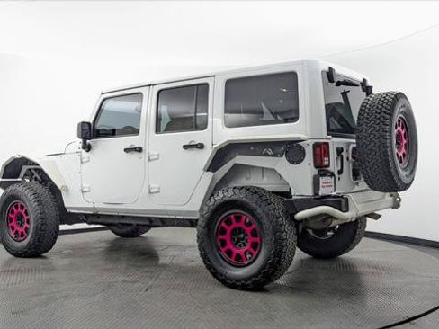 Used 2016 Jeep Wrangler Unlimited Rubicon AWD/4WD image 6