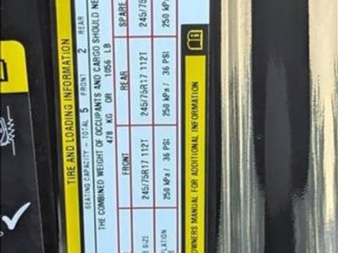 New 2025 Jeep Gladiator Sport image 19