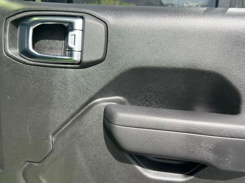 Used 2025 Jeep Wrangler Willys image 20