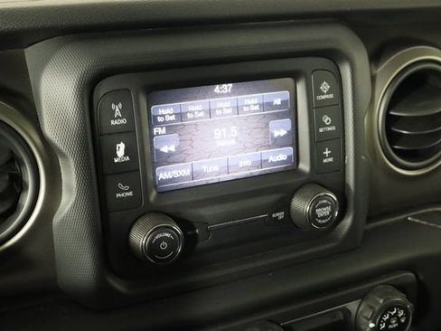 Used 2018 Jeep Wrangler Unlimited Sport S AWD/4WD image 24