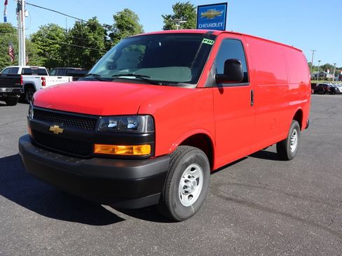 New 2026 Chevrolet Express 2500 w/ Driver Convenience Package RWD image 26