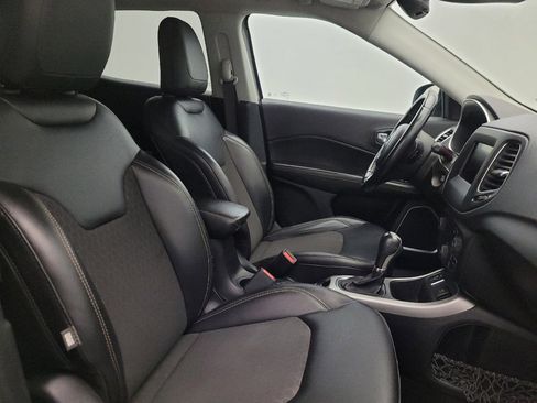 Used 2019 Jeep Compass Latitude FWD image 21