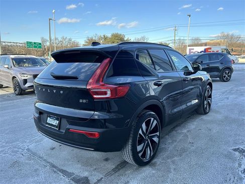 Certified 2025 Volvo XC40 B5 Plus image 8