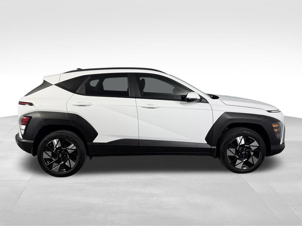 Used 2025 Hyundai Kona SEL AWD/4WD image 9