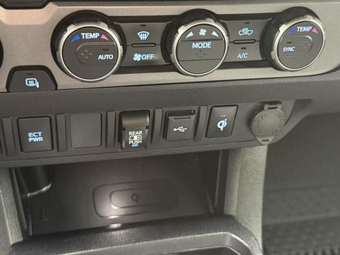 Used 2021 Toyota Tacoma TRD Off-Road AWD/4WD image 24