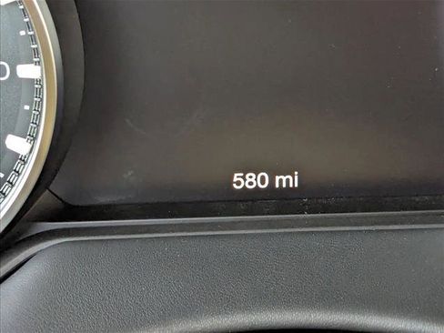 Used 2024 Maserati Levante GT Ultima image 9