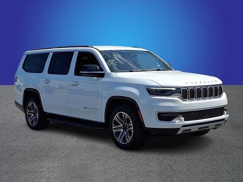 Used 2024 Jeep Wagoneer L Series II RWD image 3