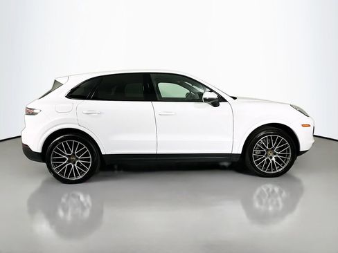 Certified 2022 Porsche Cayenne AWD/4WD image 8