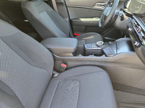 New 2026 Kia Sportage LX image 10