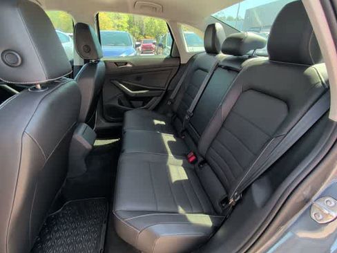 Used 2023 Volkswagen Jetta SE image 17