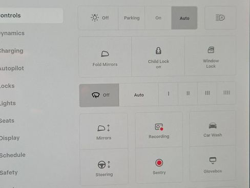 Used 2023 Tesla Model Y Long Range AWD/4WD image 27