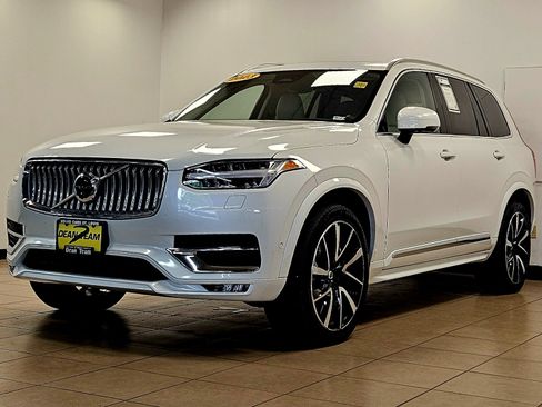 Used 2023 Volvo XC90 B5 Plus AWD/4WD image 3