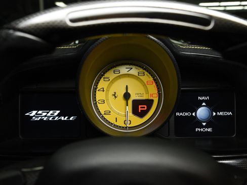Used 2014 Ferrari 458 Speciale Coupe RWD image 18