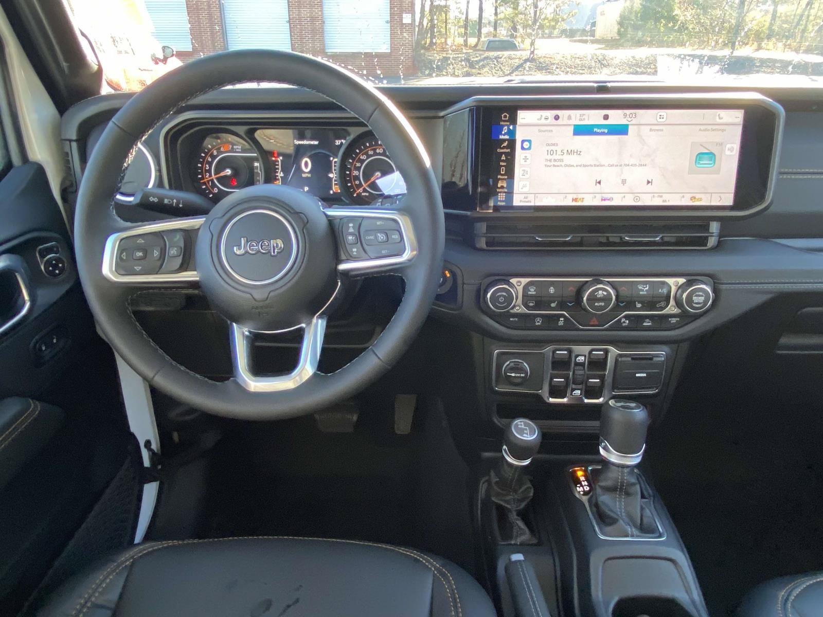 New 2026 Jeep Wrangler Unlimited Sahara AWD/4WD image 10