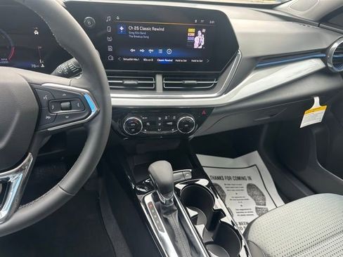 New 2026 Chevrolet Trax LT w/ Driver Confidence Package FWD image 19