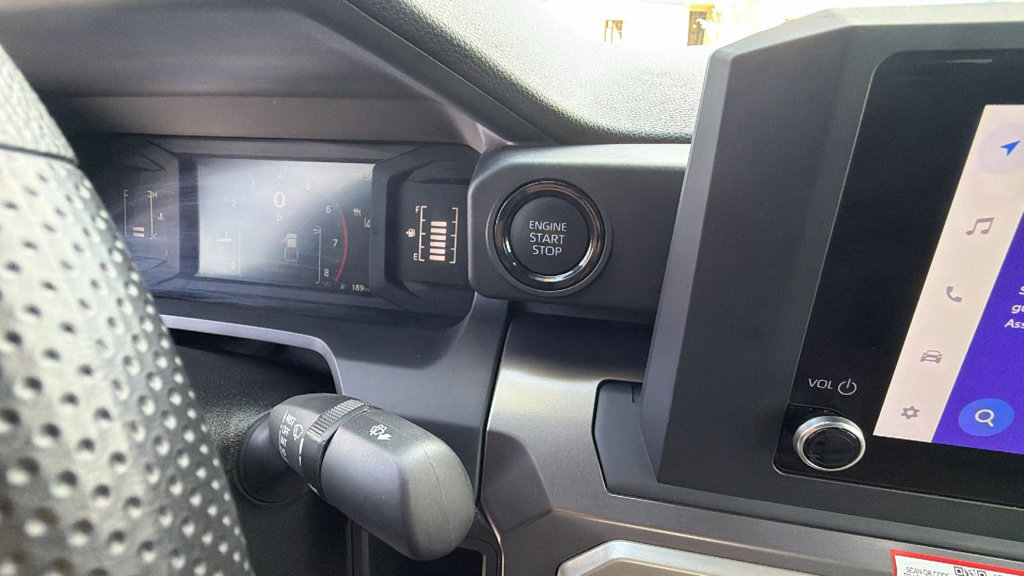 Certified 2025 Toyota Tacoma SR5 AWD/4WD image 17